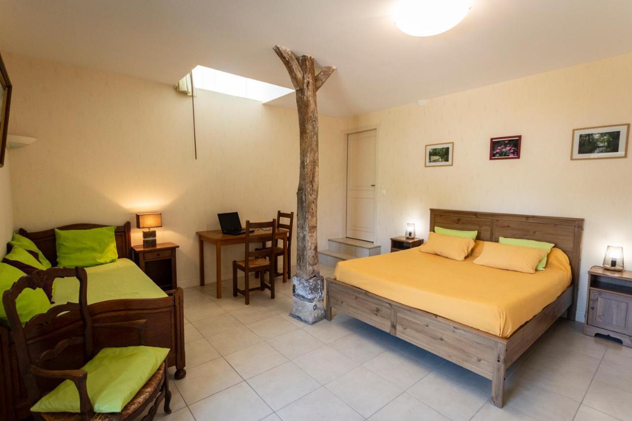 La Haye Gites Et Chambre D'Hotes Avrille  Exterior photo