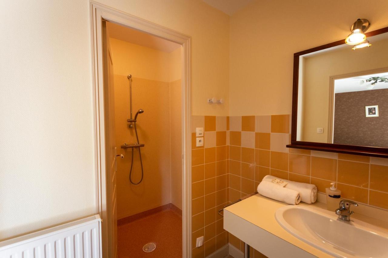 La Haye Gites Et Chambre D'Hotes Avrille  Exterior photo